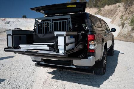 12/2020, Mitsubishi L200 mit Hunde-Zubehör