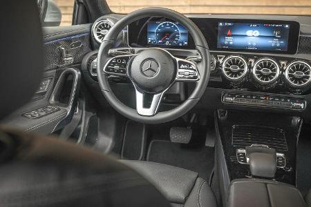 Mercedes A 250 e, Interieur