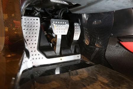 Ferrari LaFerrari, Pedalerie