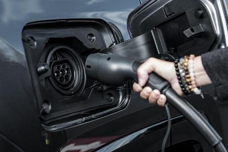 Toyota RAV4 Plug-in, Ladestecker