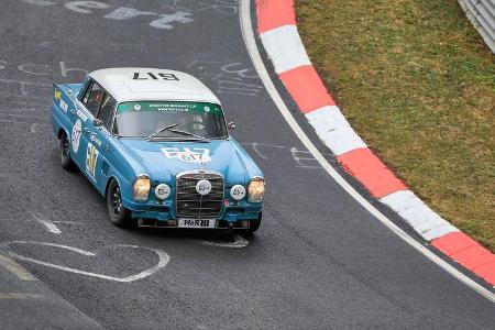 Mercedes Benz 300 SE - Startnummer 617 - 24h Classic - 24h Rennen Nürburgring - Nürburgring-Nordschleife - 25. September 2020