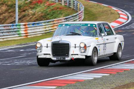 Daimler Benz 300 SEL 6.3 - Startnummer 613 - 24h Classic - 24h Rennen Nürburgring - Nürburgring-Nordschleife - 25. September...