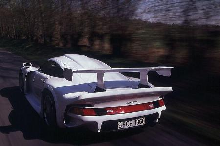 Ab 4.200 Umdrehungen hängt der Boxer - einmal warm gefahren - am Gas wie die Bulldogge am Hosensaum des Briefträgers.