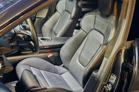 Porsche Taycan 4S, Interieur