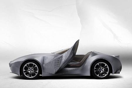 Am Heck lässt sich ein Spoiler ausfahren.