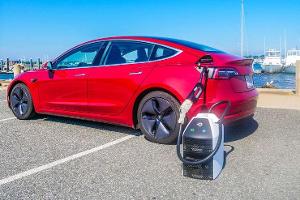 03/2021, SparkCharge Roadie transportabler Schnelllader