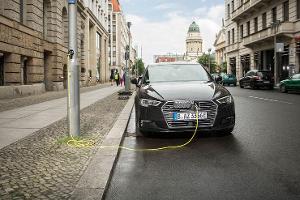 ubitricity und ebee geben Produktpartnerschaft bekannt - Laternen-Lader fŸr Elektroautos