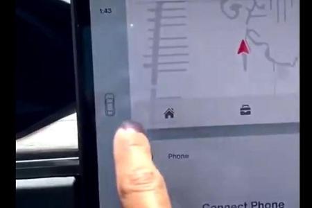 Gangwahl per Bildschirm bei Tesla Model S und X