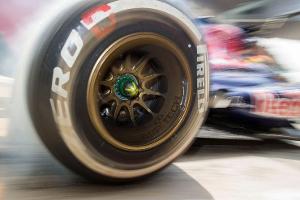 Pirelli Reifen Medium Toro Rosso GP China 2013