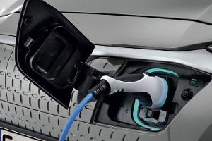 Summer Special E-Mobility Excellence: Diese Ladedienste bieten die größte Abdeckung