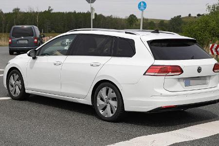 VW Golf 8 Variant Erlkönig