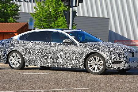 Jaguar XF LWB Erlkönig