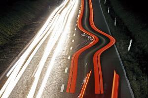 Audi A6 Avant, BMW M340i, Kia Niro, Mercedes A-Klasse, Porsche Cayenne, Volvo V90, Teaserbild