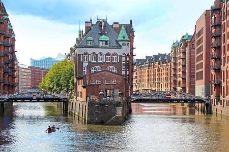 Die nahe Hansestadt Hamburg.