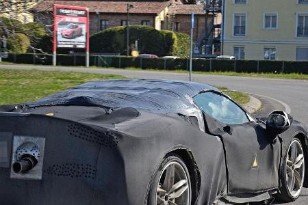 Erlkönig Ferrari SF90 Stradale Spider