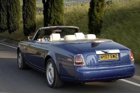 Tatsächlich zu haben ist als Luxuscabrio mit vier Sitzplätzen beispielsweise das Rolls-Royce Drophead Coupé.