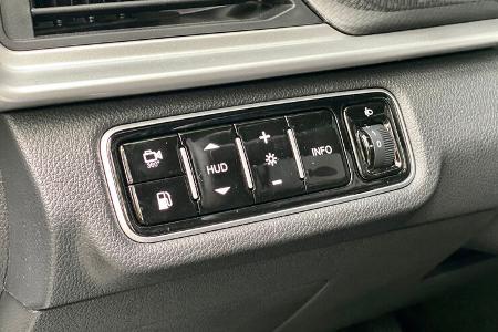 6/2021, DFSK Fengon 7