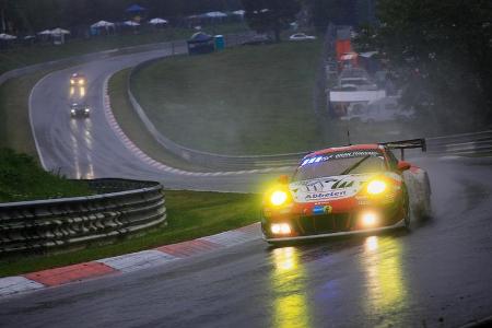 Porsche 911 GT3 R - Startnummer #30 - 24h-Rennen Nürburgring 2018 - Nordschleife - 13.5.2018