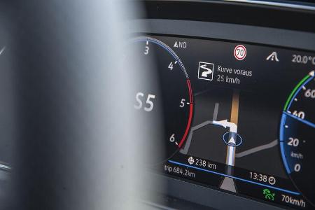 VW Passat Variant R-Line Edition, Interieur