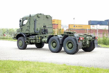 Mercedes Unimog U 5000 und Zetros 4x4 / 6x6