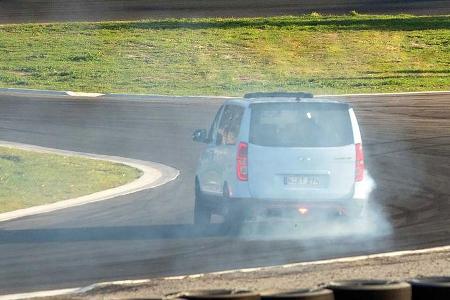 Hyundai iMax N Drift Bus