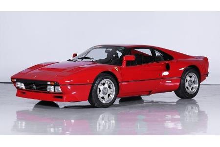 Ebenfalls aus dem Hause Ferrari stammt ein 1985er Ferrari 288 GTO, der mit einem geschätzten Bereich zwischen 1,7 und 2,3 Mi...