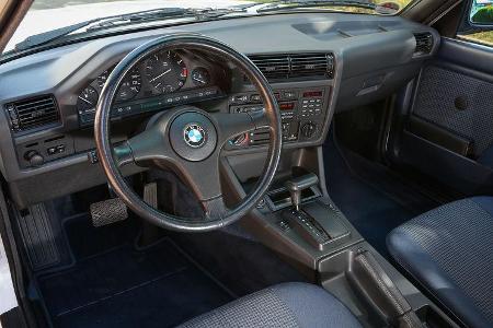 BMW-325e-Interieur