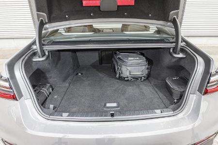 BMW 745e, Kofferraum