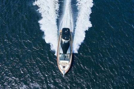 09/2019, Lexus Yacht LY 650