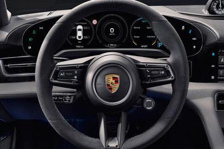 Porsche Taycan Cockpit