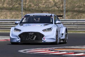 Hyundai Motorsport Veloster N ETCR: Elektro-Tourenwagen rast um den Hungaroring