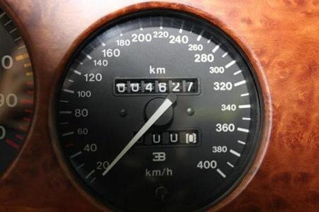 Tachometer Bugatti EB 110 von Michael Schumacher