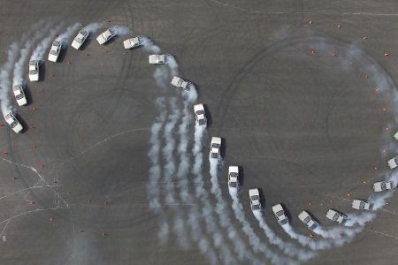 Elektrischer DeLorean driftet autonom