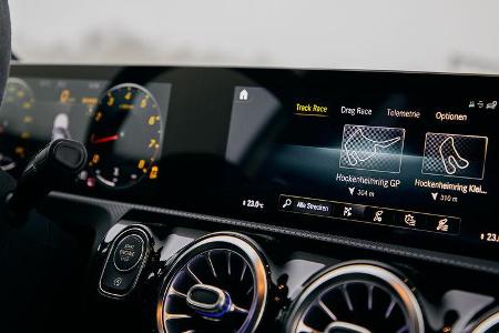 Mercedes-AMG A 45 S, Interieur