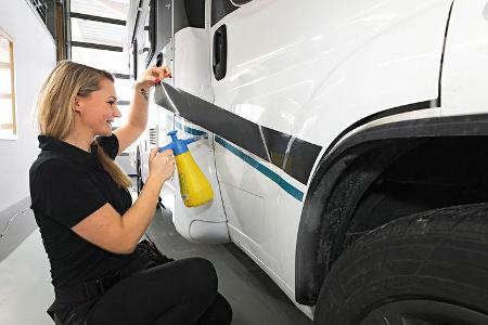 Außendekorfolie erneuern