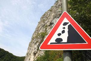 Verkehrsschild Felssturz