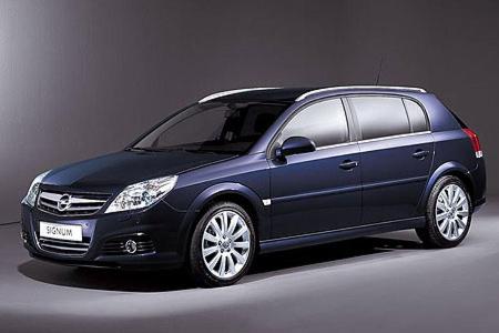 Die Motorhaube erhält eine prägnantere Bügelfalte, ...