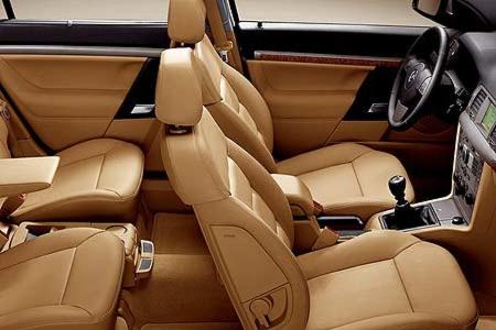 Auch den Innenraum hat sich Opel vorgenommen. Ziel: eine höherwertige Anmutung. An Instrumententafel und Türverkleidung gibt...