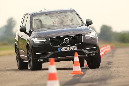 Volvo XC90 D5, Frontansicht, Slalom
