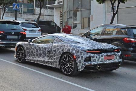 Erlkönig McLaren Grand Tourer