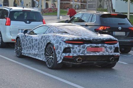 Erlkönig McLaren Grand Tourer
