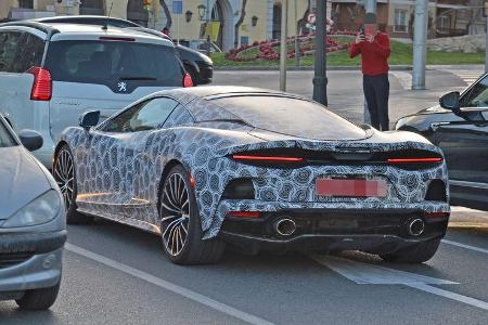 Erlkönig McLaren Grand Tourer