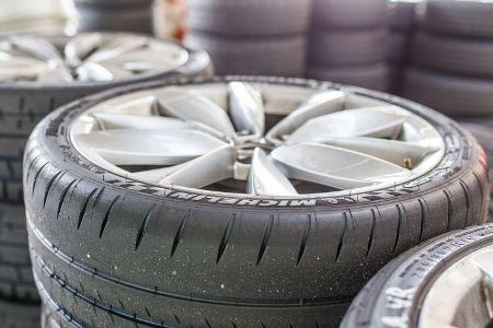 Test - Sportreifen - Semi-Slicks