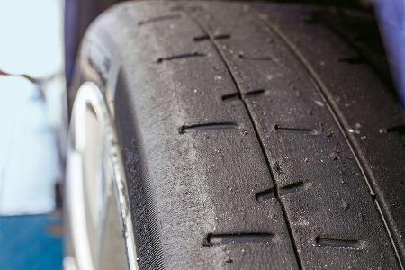 Test - Sportreifen - Semi-Slicks