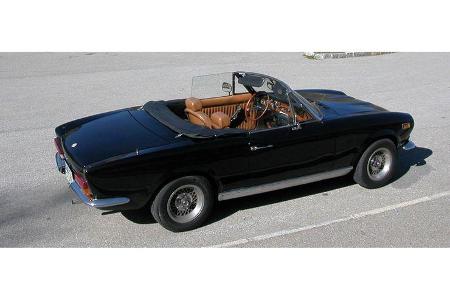 Christian Esch und Julia Adolphs auf Fiat 124 Spider: 1,6-Liter-Reihenvierzylinder, 105 PS, Baujahr 1974