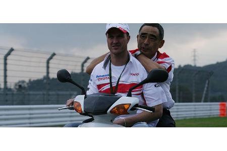 Schumacher nutzte den Roller ...