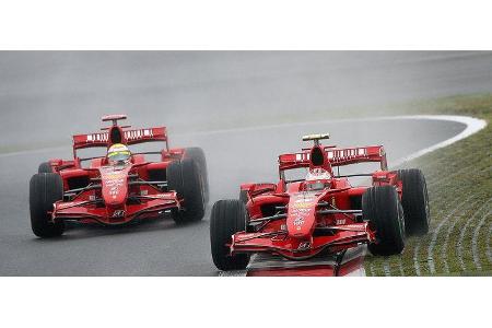 ... ging es für Räikkönen und Massa ans Ende des Feldes.