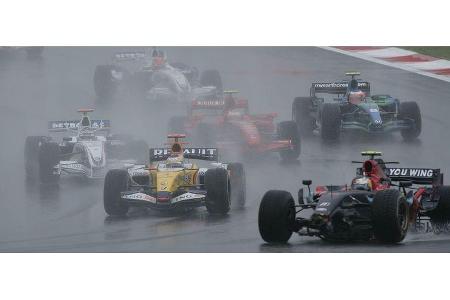 ... als auch das Auto auf der Strecke zu behalten.