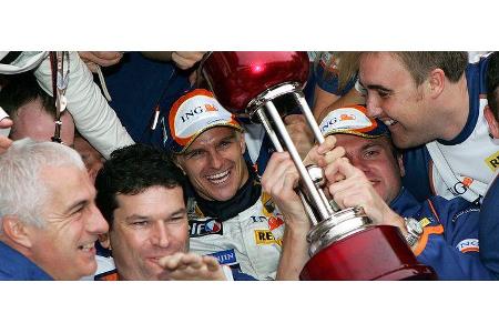 Der Pokal wurde umso inniger geherzt.