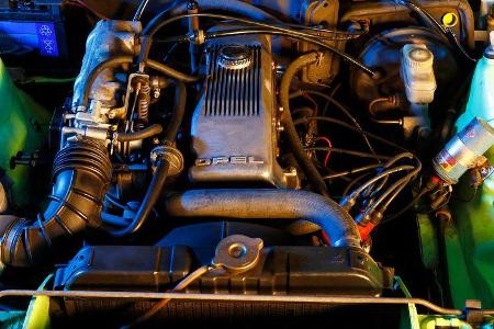 Opel Manta B Motor Klassik Service-Station